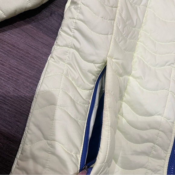 The North Face Blue and Cream Jacket - Picture 7 of 7